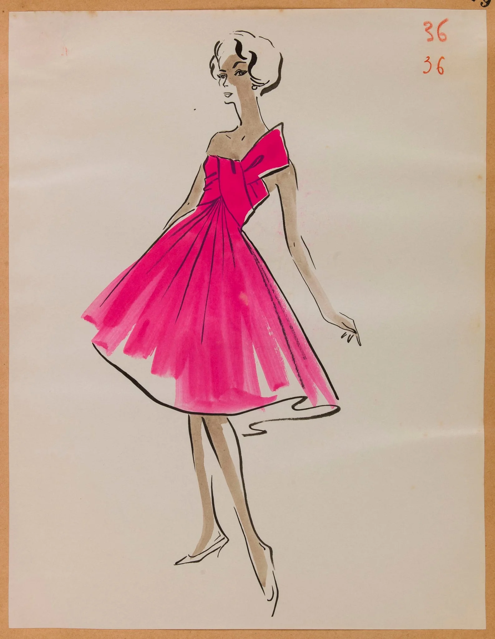 Robe rose à une bretelle, detail