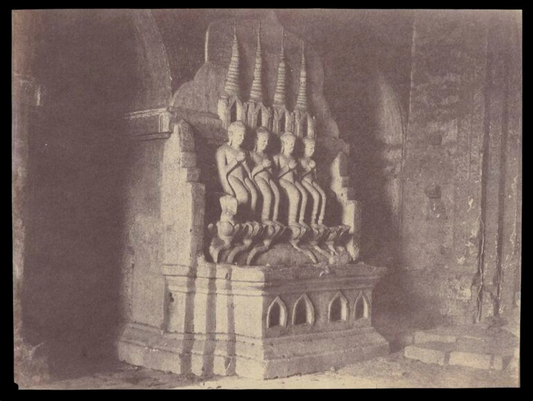 Pugahm Myo. Figures in Damayangyee Pagoda, detail