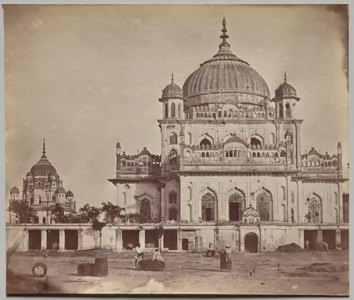 Small Mosque in the Kaiserbagh, by Felice A. Beato