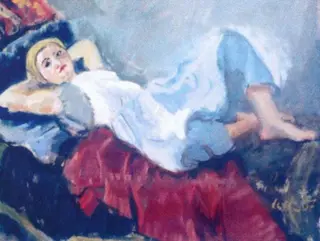 Femeia pe sofa