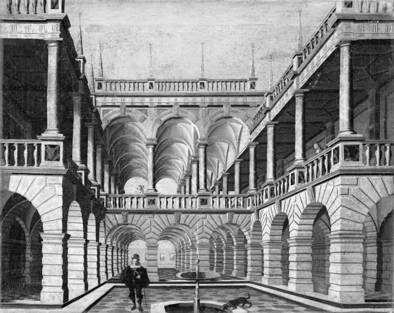 Coutyard with Arcades