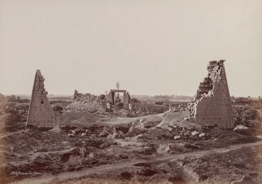 Karnak, Les Pylônes d'Horus, by Henri Béchard, 1864