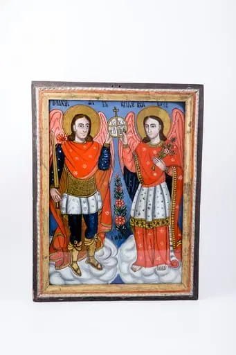 Sfinții Arhangheli Mihail și Gavriil sunt reprezentați împreună, fiind mai-marii voievozi ai oștilor cerești. În această icoană, în stânga este Sfântul Arhanghel Gavriil, îngerul aducător de dar și bunăvestire, iar în dreapta este Sfântul Arhanghel Mihail, slujitorul și apărătorul Legii. Sfântul Gavriil este înveșmântat în sacos-tunică roșie-albă cu broderie și mantie roșie și are în mână crinul simbolul BuneiVestiri aduse Maicii Domnului, iar Sfântul Mihail este îmbrăcat în haine de oștean militar, tunică de cavaler gri cu broderie, cu pantaloni albaștri și tunică și mantie roșie. Amândoi sfinții au aripile roz-diafane, ridicându-le înspre Cer arătând calea și asemănarea. Sfântul Arhanghel Mihail dimpreună cu Sfântul Arhanghel Gavriil țin în mâini oglinda-Asemănării cu crucea deasupra, arătând că întreg pământul este sub semnul Dreptei Credințe, ridicându-l ca pe un chivot sfânt. Fondul icoanei este abastru bleu-ciel deschis, de zorii zilei. Cromatica armonioasă este alcătuită din: roșu vermillon, stacojiu, roz, albastru bleu-ciel, bleumarin, ultramarin, crem, gri, alb, negru. Icoana este a lui Ilie Poienaru I din Laz, Valea Sebeșului. Se remarcă inscripția din româno-chirilică traducându-se Sf Mihail Sf Gavriil IC XC NIKA Iisus Hristos Biruiește! Icoana se remarcă printr-o cromatică elegantă, distinsă și armonioasă. Icoana este datată 1886, ultima cifră este scrisă invers., by Ilie Poienaru I din Laz