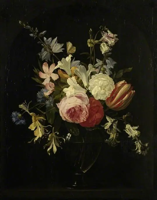 A vase of flowers