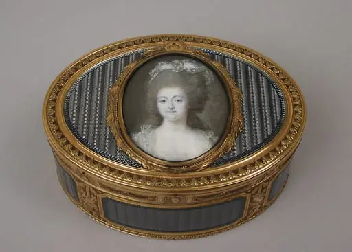 Snuffbox with portrait of a woman, by Joseph Etienne Blerzy, 1774