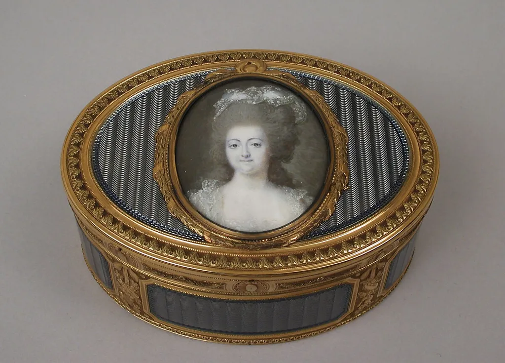Snuffbox with portrait of a woman, by Joseph Etienne Blerzy|François Dumont, glass, 1774