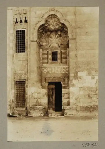 Entrance portal of the mosque of Qadi Yahya Zayn al-Din (Habbaniyya), Cairo, by K.A.C. Creswell