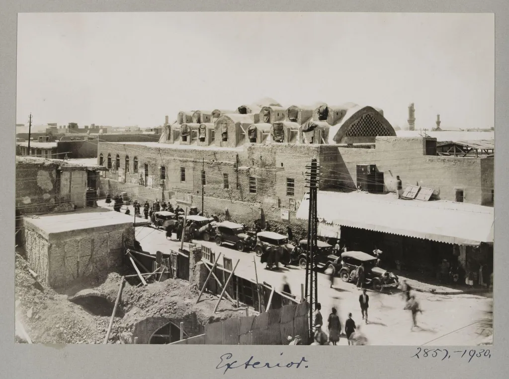 Khan Orthma also known by Khan Murjan, Bagdad, by K.A.C. Creswell, photographic, 2