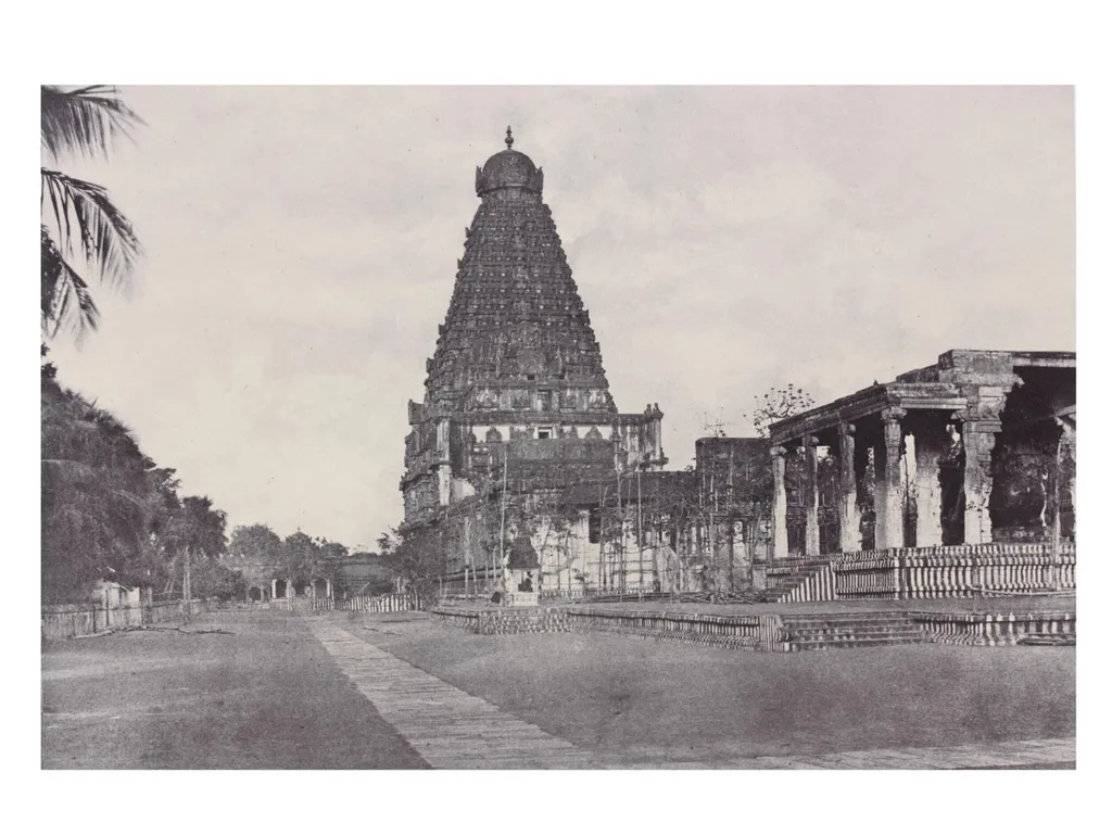 The Central Tower of the Great Pagoda, by Linnaeus Tripe, photographic, 1858