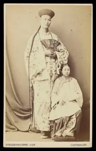 A portrait of Chang Woo Gow and Kin Foo, by London Stereoscopic and Photographic Company
