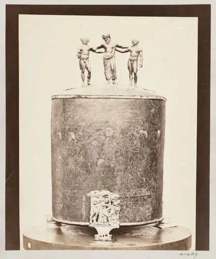 Large Etruscan Cista in bronze, by Louise Laffon