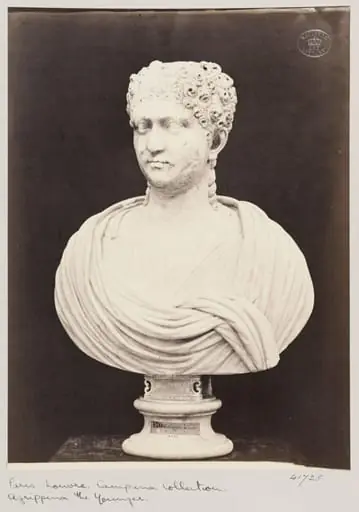 Marble bust of Agrippine the younger, by Louise Laffon