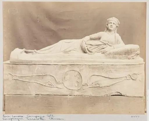 Tomb in terra cotta, by Louise Laffon