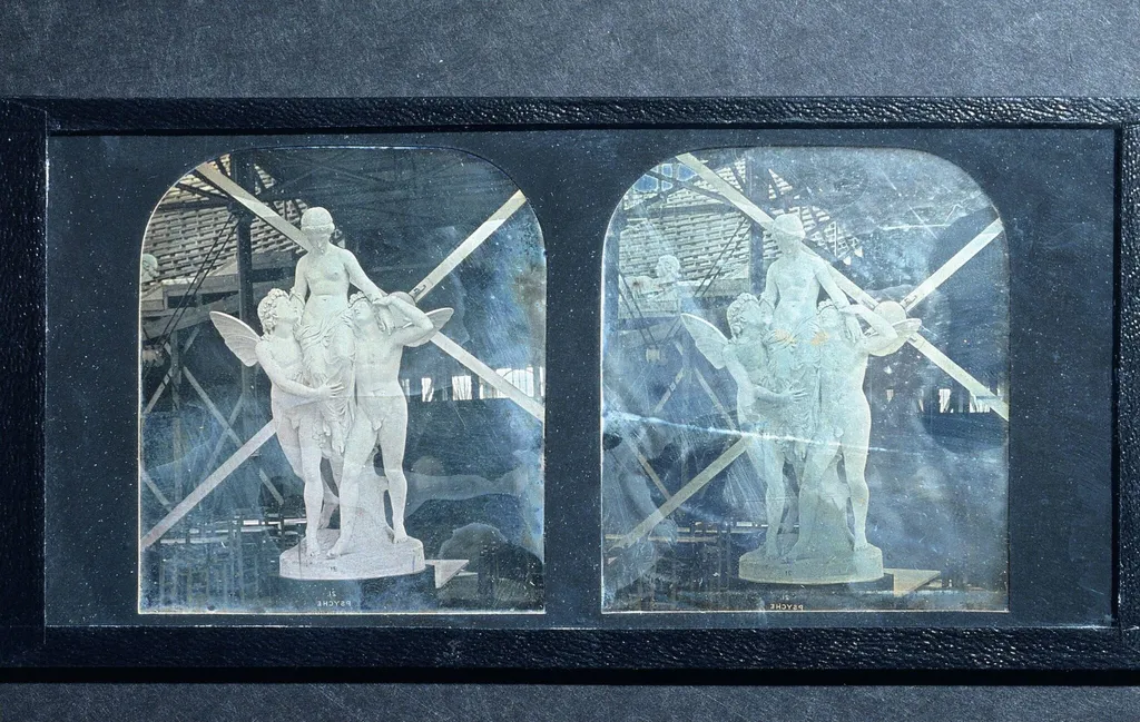 Stereoscopic daguerreotype depicting a sculptural group entitled 'Psyche' at Crystal Palace, by Negretti, 1854