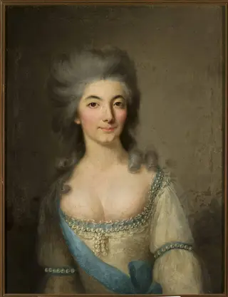 Portrait of a lady in a white dress