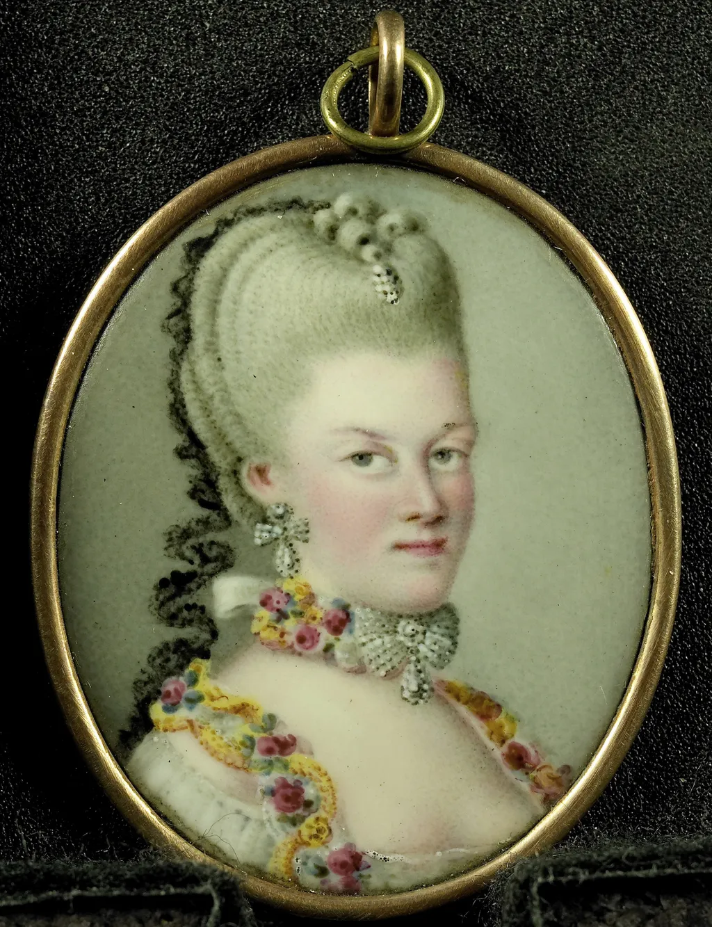 Portrait of a woman, possibly Wilhelmina van Pruisen (1751-1820), copper, 1775