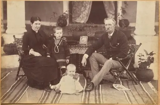 Col. Carpendale and family, Neemuch (recto, bottom), by Raja Deen Dayal