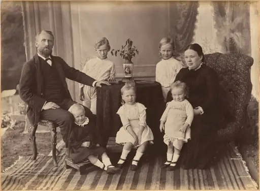 Mr. Robert Holtz and family (verso), by Raja Deen Dayal