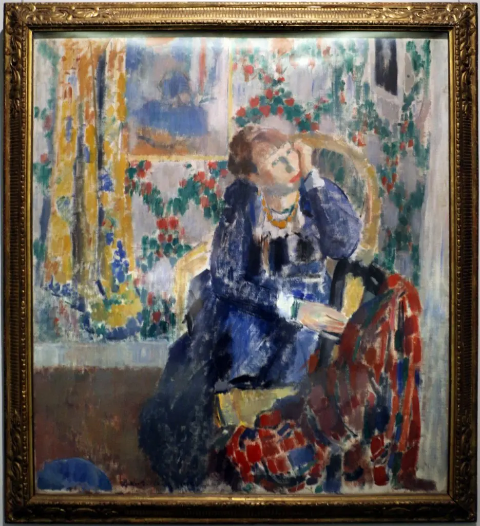 The lady with the yellow necklace; interior D, by Rik Wouters