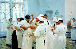 Surgeon E. V. Pavlov in the operating room
