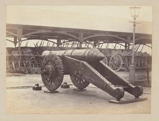 Canon on Display, by The Photographic Establishment of the War Department