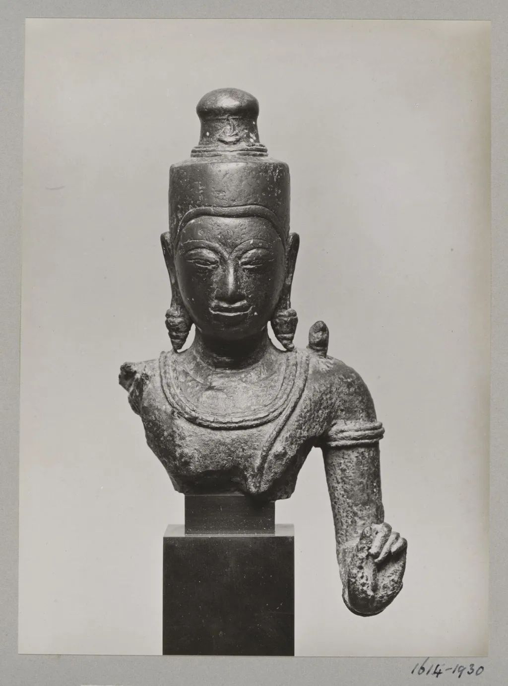 Bronze Cambodian sculpture of Buddha, ca. 13th century, V&A Museum, London, by Unknown, photographic, 1924