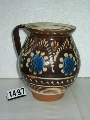 cană de lapte cu mănușă, by Unknown