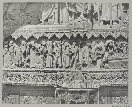 Detail of the carving of the tympanum, León Cathedral, by Unknown