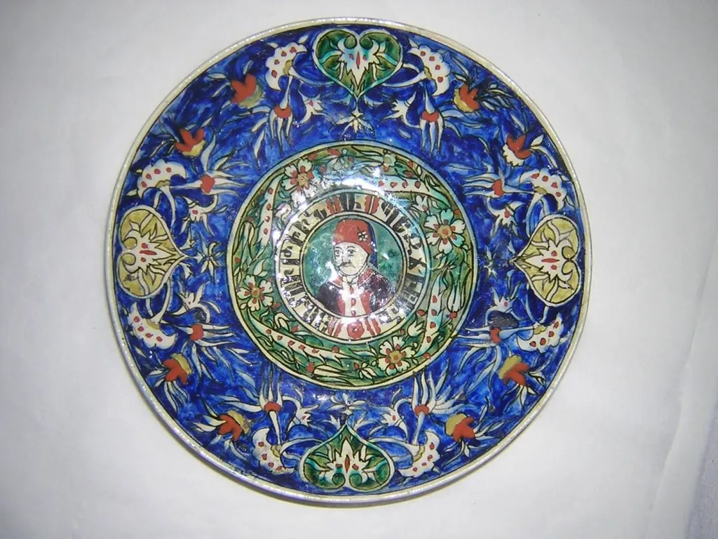 Farfurie cu portretul lui Harutiun Bezciyan (Bezdjian), by Unknown, 1850