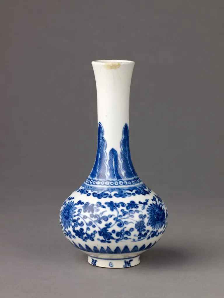 Small vase, by Unknown