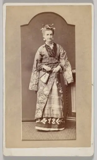 Untitled (white woman in Japanese kimono with fan), by Unknown